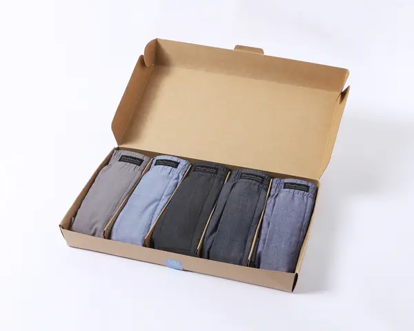 Kasse med 5 ensfarvede vævede boxershorts